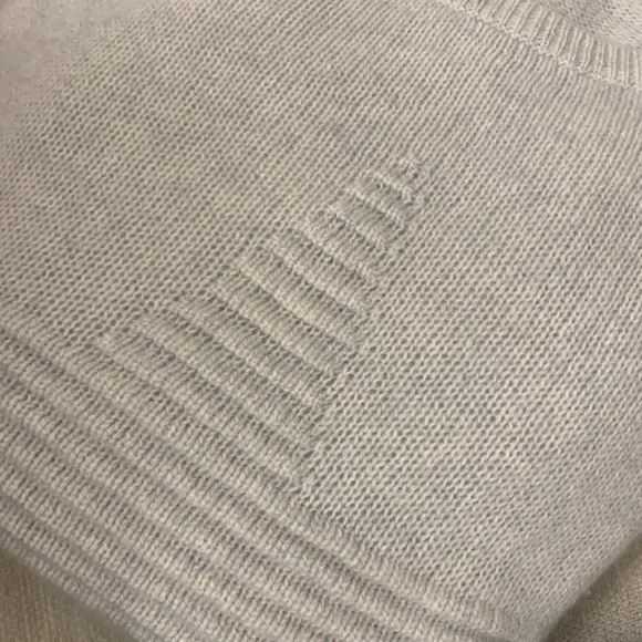 Autum Cashmere Star Crew size medium no issues - Picture 3 of 3